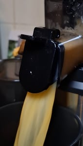 AMZCHEF Entsafter mit 113MM Einfüllöffnung, 1,8 L Slow Juicer, Entsafter für Gemüse und Obst, Leicht zu Reinigen, Silber Kunden-Foto 4