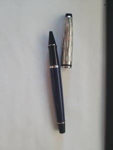 Waterman Hémisphère Kugelschreiber | Edelstahl mit Goldzierteile | Mittlere Spitze | Blaue Tinte | Geschenkbox Kunden-Foto 1