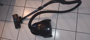 Grundig VCC 3850 A - Aspirateur - bidon - sac - 800 W - rouge/noir Photo du client 1