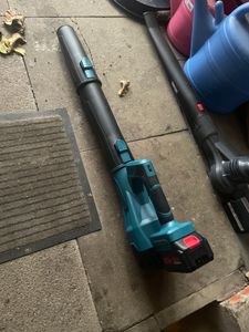 Akku Laubbläser150000RPM &3 Geschwindigkeitsstufen Elektrischer Laubgebläse mit 2 x 4,0 Ah Akku und Ladegerät,für Rasenpflege, Hof, Garage, Blätter Kunden-Foto 1