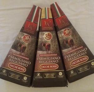Consorzio Vacche Rosse - Parmigiano Reggiano Vacche Rosse - 3 soorten, met 24, 30 en 40 maanden rijping - 3 stuks van 250 gram Klantenfoto 1