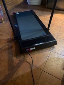 Sportconic Elektisches Laufband bis 12 km/h, Klappbares Walking Pad für Zuhause & Büro, mit 9 % Steigung, LED-Display, Tablet-Halter, Schutzmatte Kunden-Foto 5