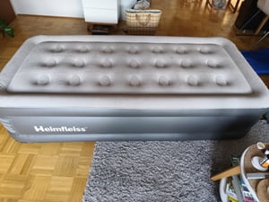 Heimfleiss Luftmatratze selbstaufblasend 150x200 cm Grau-Anthrazit – Camping & Gästebett Kunden-Foto 1