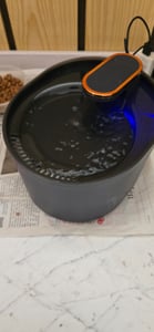 3L Katzenbrunnen, Ultra leiser Wasserbrunnen katzen, Automatischer Trinkbrunnen für Katzen und Hunde, Eingebautes LED Licht, für Katzen Hunde Kunden-Foto 2