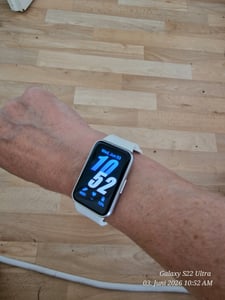 Samsung Galaxy Fit3, 4,06 cm (1.6"), AMOLED, Touchscreen, 0,256 GB, 18,5 g Kunden-Foto 3