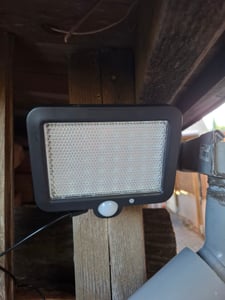 Solarleuchten Außen mit Bewegungsmelder 98 LED Solar Strahler Außen 120° Wasserdichte Superhelle Solarlampen Wandleuchte Aussenleuchte Garten Retoo Kunden-Foto 2