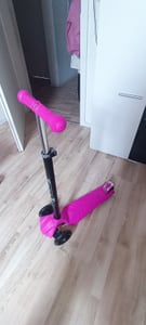 Jiubiaz Kinderroller Funscooter Tretroller Kickroller 3-Rad-Kinderroller LED-Räder bis 50 kg Höhenverstellbar Grün Kunden-Foto 7