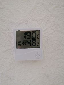 Thermometer Hygrometer Digital Innen LCD Raumthermometer Feuchtigkeitssensor Luftfeuchtigkeit Temperatur Innenräume Büro Babyzimmer Wohnzimmer Retoo Kunden-Foto 1