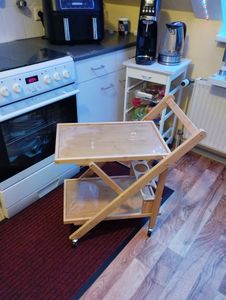 Relaxdays Küchenwagen Bambus, Servierwagen klappbar mit Flaschenhalter, Rollwagen Holz, HxBxT: 70 x 40,5 x 65 cm, natur Kunden-Foto 1