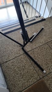 Kleiderbügel mit 12 Haken 170cm Garderobenständer Kleiderständer Freistehender Kleiderständer Kleiderstange aus Stahl Wohnzimmer Schwarz Retoo Kunden-Foto 4