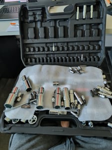 Steckschlüssel Satz 46 Schraubenschlüssel und Stecknüsse Werkzeugkoffer Steckschlüsselsatz 46 tlgRatschen Zubehör Schrauber Bit Set Schwarz Retoo Kunden-Foto 2
