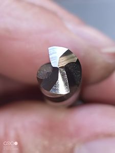 VEVOR Bohrerschleifgerät 120 W 4500 U/min Schärfstation 45# Stahl Bohrerschärfgerät 95-135° Einstellbarer Spitzenwinkel 11 Spannzangen Geeignet Kunden-Foto 1