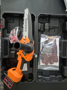 Grenintol 8 Zoll Akku-Kettensäge, 1000 W Mini Kettensäge mit 2 × 3000 mAh Akkus, Astsäge, Akku Motorsäge, Einhand-Kettensäge für Äste, Garten und Holz Kunden-Foto 1