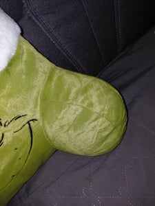 The Grinch Kissen - Rückenkissen für Bett und Sofa Rückenstütze mit Armlehnen Lesekissen für Rücken, Nacken und Kopf Grün 40 x 38 cm Kunden-Foto 2