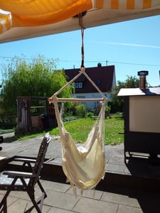 Outtec® Hängesessel mit 3 Kissen - 100x130x75cm, bis 140 kg - Boho Fransen Sessel, Sitzsack, Schaukel für Outdoor, Garten, Balkon, Zuhause - Beige Kunden-Foto 2