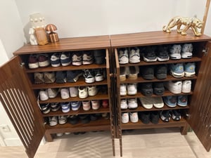 Tribesigns 5-stöckiger Schuhschrank mit runden Lamellentüren, 20 Paar Bauernhaus-Schuhschrank mit verstellbaren Regalen für Eingangsbereich, Flur Kunden-Foto 9
