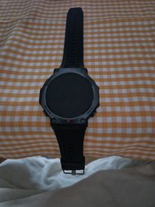 Smartwatch mit Telefonfunktion,1,43" AMOLED Touchscreen Uhren 5ATM Fitness Tracker Pulsmesser Schlafmonitor 100+Sportmodi LED Taschenlampe UV-Licht Kunden-Foto 1