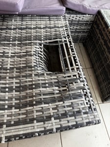 Merax Polyrotan loungeset voor de tuin, geschikt voor 3-4 personen, 5-delig.  Deze set bestaat uit een loungebank, een tafel, een hocker en kussens. Ideaal voor op het balkon, terras of in de tuin. Kleur: grijs Klantenfoto 6