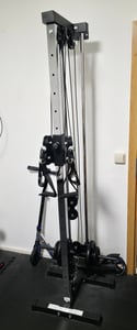 Sweiko Kraftstation höhenverstellbar 25-165 cm mit Dual-Pulley-Systemen Adaptern 62 x 60 x 200 cm Schwarz Kunden-Foto 1