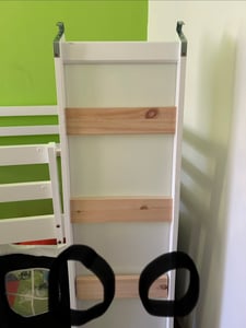 Homestyle4u Hochbett 90x200 mit Rausfallschutz Kinder mit Rutsche Leiter Vorhang Pirat Massivholz Kiefer Weiß Kunden-Foto 4