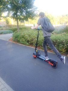 JOYOR S5 ABE- Faltbar Elektroroller - 500W Motor 48V13AH Akku 10 Zoll Reifen - Schwarz Kunden-Foto 4