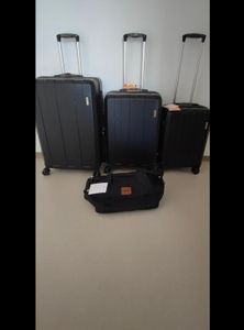 VALLSERO Trolleyset Set de valises（M,L,XL) + cartable, set de trousses de toilette valise à coque dure, valise à roulettes trolley à coque dure , bagage à main bleu foncé Photo du client 2