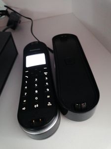 Panasonic KX TGK320 - Telefono cordless - Segreteria telefonica con ID chiamante - DECT - Nero lucido Foto del cliente 2