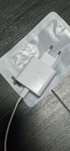 Samsung USB-C Schnellladegerät 45W mit USB-C Ladekabel 1m - Weiß Kunden-Foto 2