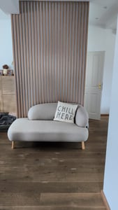 MEBANO. Akustikpaneele auf Schwarzplatte - 4 Stücke x (240x18,5 cm), Eiche Natur Grandson, Wanddeko Lamellen aus MDF, Wandverkleidung, Paneele Wand Wohnzimmer, Holzpaneele auf HDF-Platte Kunden-Foto 1