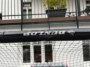 Dunlop Voetbaldoel - Voetbal Goal 240 x 160 x 85 cm - Voetbalgoal Groot - Buitenspeelgoed voor Kinderen en Volwassenen - Snelle Montage - Voetbal Training Doel - Metaal - Zwart/ Rood Photo du client 5