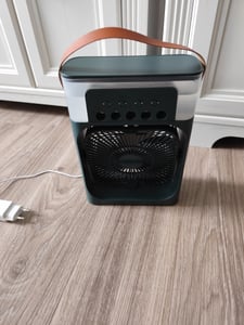 4 in 1 Tragbare Klimaanlagen,Ventilator,3 Geschwindigkeiten,5 Sprüharten,Timer,Luftbefeuchter mit 600ml-Wassertank,USB-Ladefunktion Luftkühler,leiser Kunden-Foto 2