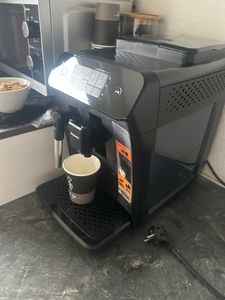 Philips Kaffeevollautomat 1200 Series, 2 Kaffeespezialitäten, Schwarz (EP1220/00) Kunden-Foto 6