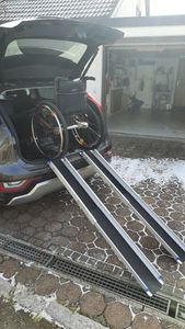 Yakimz Rollstuhlrampe Rollirampe Auffahrschiene Faltbar Alu Teleskoprampe rutschfeste Oberfläche inkl. Tasche 213cm Kunden-Foto 1