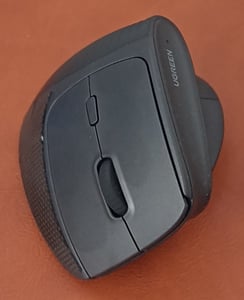 Souris verticale ergonomique sans fil UGREEN 57° Photo du client 1