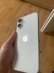 Apple iPhone 16 (512GB) ultramarin Kunden-Foto 4