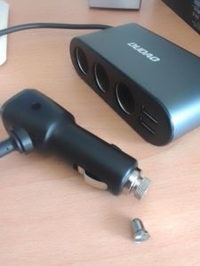Dudao Chargeur de voiture 2X Usb / 3X Prise allume-cigare Noir (R1Pro Noir) Photo du client 1