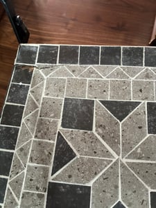 vidaXL Sedia bistrot a mosaico 2 pz. Grigio Foto del cliente 1