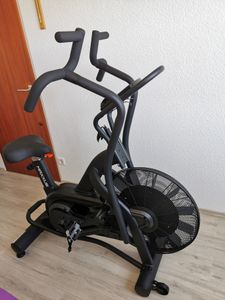 MAXXUS® Air Bike 90 Pro mit Luftwiderstand, LCD und 160 kg Belastbarkeit | Fettfreies, geruchs- und farbloses Silikonöl für leises Gleiten Kunden-Foto 2