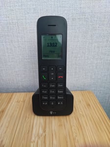 Telekom Sinus 207 Pack, DECT-Telefon, Kabelloses Mobilteil, 150 Eintragungen, Anrufer-Identifikation, Schwarz Kunden-Foto 1