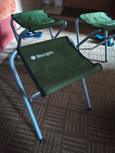 Berger Klappstuhl – Faltbarer Camping-, Angel- und Outdoorstuhl Kunden-Foto 2