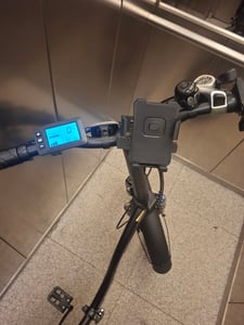 Runetic Ebike, Foldable e-bikes, 250W Motor, 36V 13Ah herausnehmbarer Akku, bis zu 100 km Reichweite, 25 km/h, 20" x 3,0" Breitreifen Kunden-Foto 12