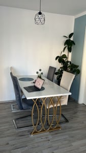 Tribesigns Tavolo da pranzo moderno per 6 persone, tavolo da soggiorno, 160 x 80 x 75 cm, rettangolare, tavolo da cucina, tavolo da pranzo, design moderno, bianco e oro Foto del cliente 3