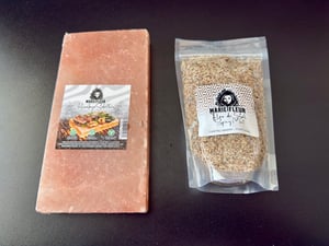 Marie Fleur Salzstein 20 × 10 × 2,5 cm – Grillstein & Salzplatte mit Flor de Sal Salatkräuter für Steak, Fisch, Gemüse & Garnelen Kunden-Foto 1