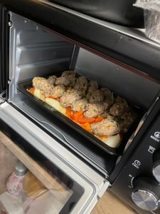 Mini Piekarnik Elektryczny Kompaktowy 8L Wolkenstein LB2025 – Opiekacz Wolnostojący z Regulacją Temperatury i Timerem, Kolor Czarny/Srebrny Zdjęcie produktu od klienta nr 3