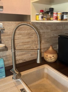 SCHÜTTE Küchenarmatur CORNWALL, Niederdruck Armatur Küche, Wasserhahn Küche ausziehbar, Mischbatterie Küche, Chrom Kunden-Foto 1