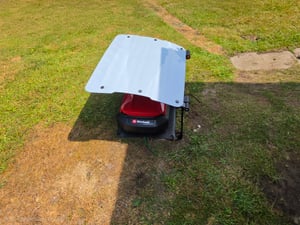Bettizia Rasenmäher Garage Klappbare Überdachung 73x57x40cm Schwarz Dach für Mähroboter Carport Stahlrahmen Metall Pulverbeschichtet Kunden-Foto 1