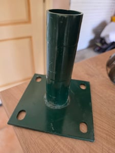 Platine de fixation Strend Pro METALTEC, pour poteau rond 48 mm, verte, pour ancrage, RAL6005 Photo du client 1