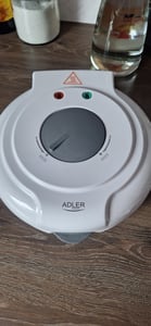 Adler AD 3038 vaflovač 1 vafle 1500 W šedá, bílá Fotografie od zákazníka č. 1