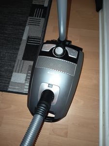 Severin BC 7045, 750 W, Zylinder-Vakuum, Trocken, Staubbeutel, 3 l, HEPA Kunden-Foto 2