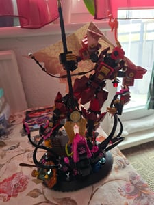 LEGO NINJAGO Der Feuerritter-Mech - Monstrosity Set mit beweglicher Figur, 2 Minifiguren und einem Seeungeheuer auf einem Ständer - Geburtstagsgeschenk für Jungen & Teenager ab 14 Jahren - 71846 Kunden-Foto 2